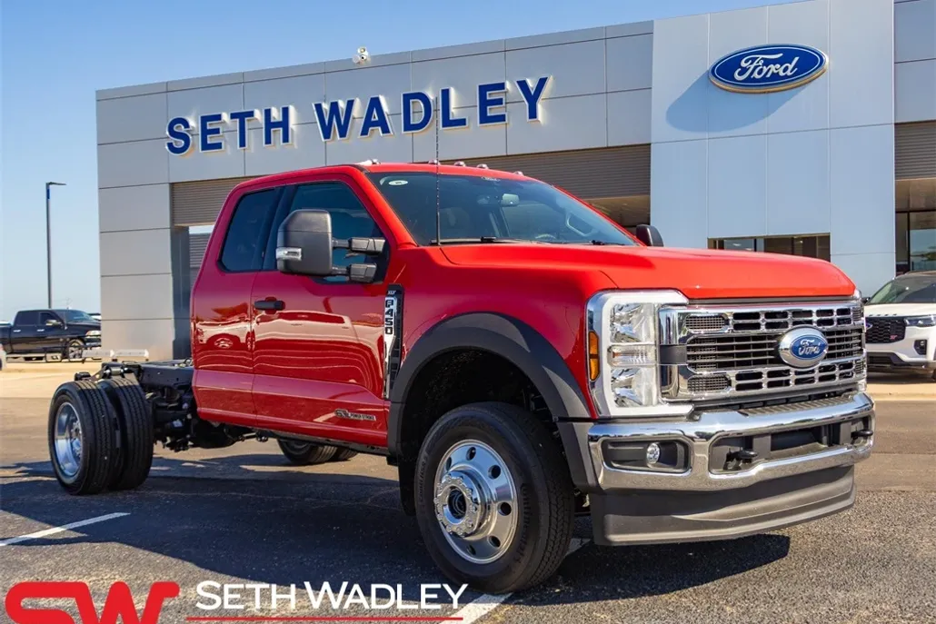 2025 Ford F-450 photo 1