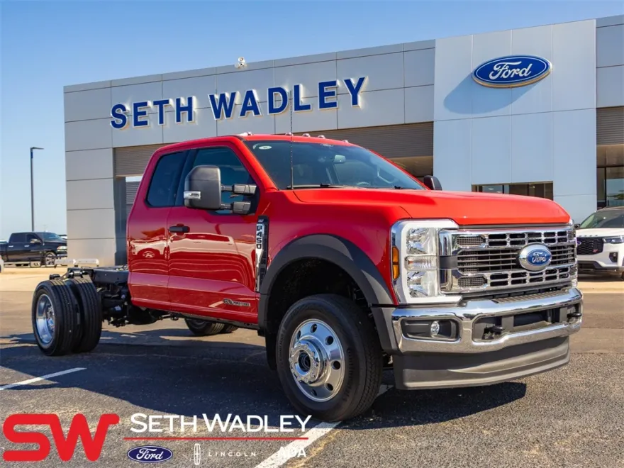 2025 Ford F-450 photo 1