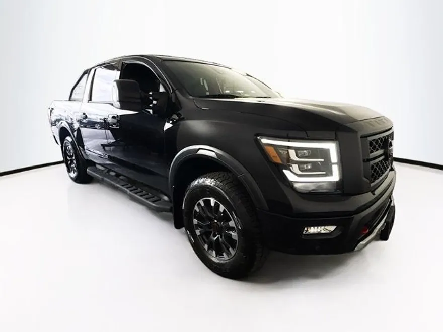 2024 Nissan Titan PRO-4X photo 1