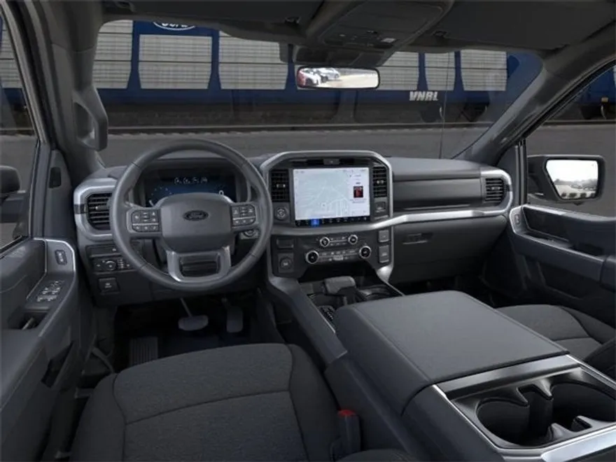 2025 Ford F-150 XLT photo 9