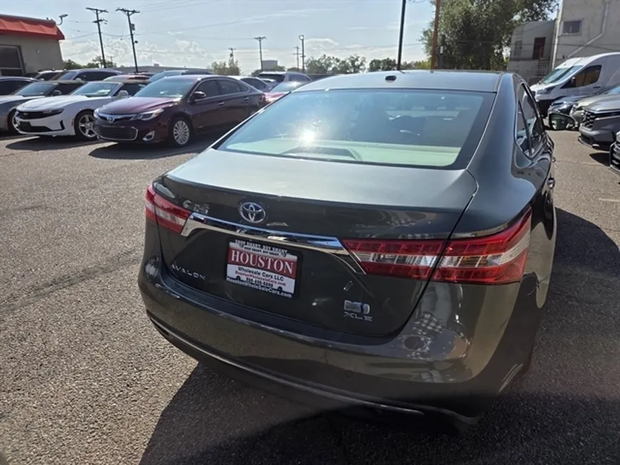 2013 Toyota Avalon Hybrid XLE Touring photo 1