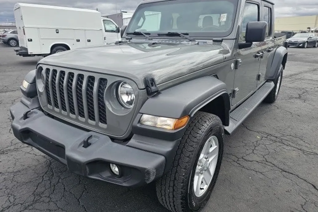 2020 Jeep Gladiator Altitude photo 1