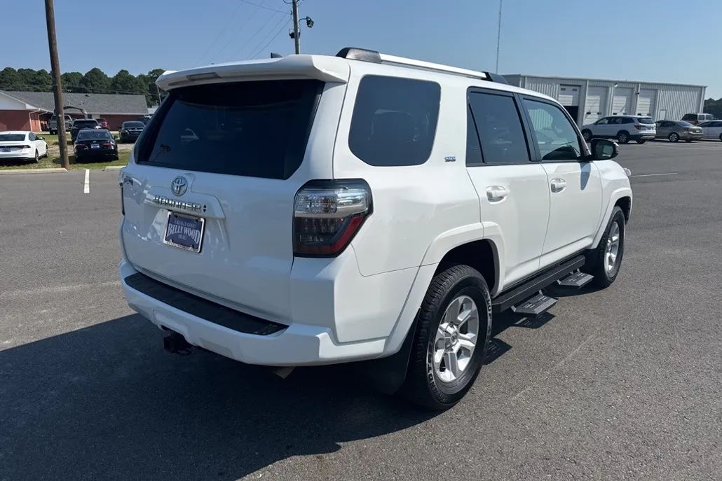 2023 Toyota 4Runner SR5 photo 1