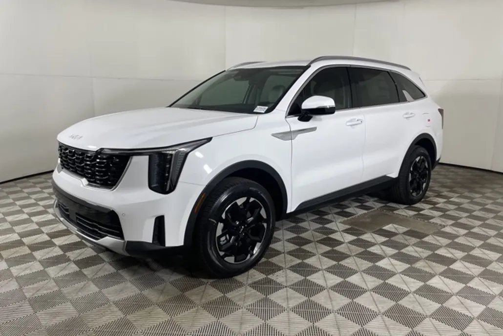 2025 Kia Sorento S photo 1
