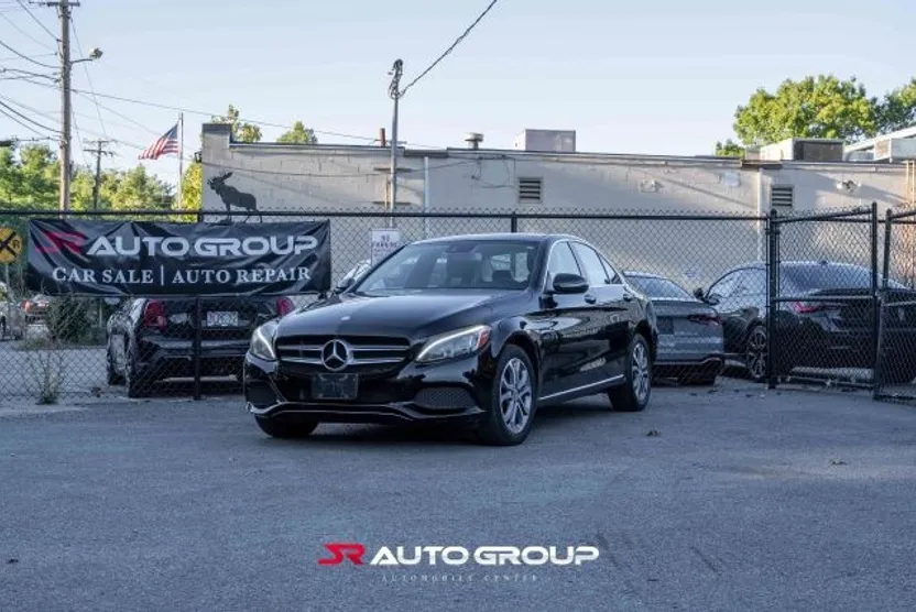 2017 Mercedes Benz C 300 4MATIC Sedan photo 1