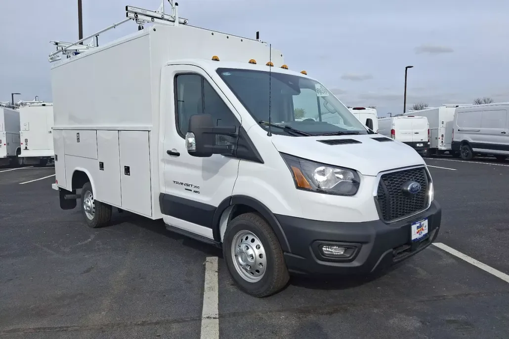 2024 Ford Transit Chassis Cutaway photo 1