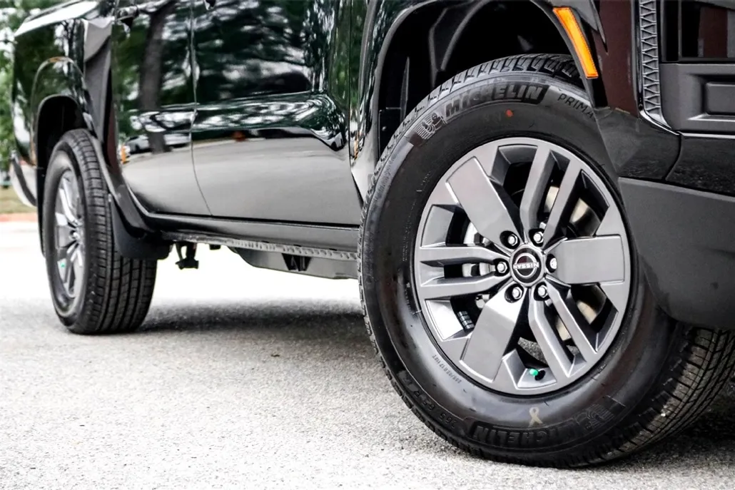 2025 Nissan Frontier SV photo 1