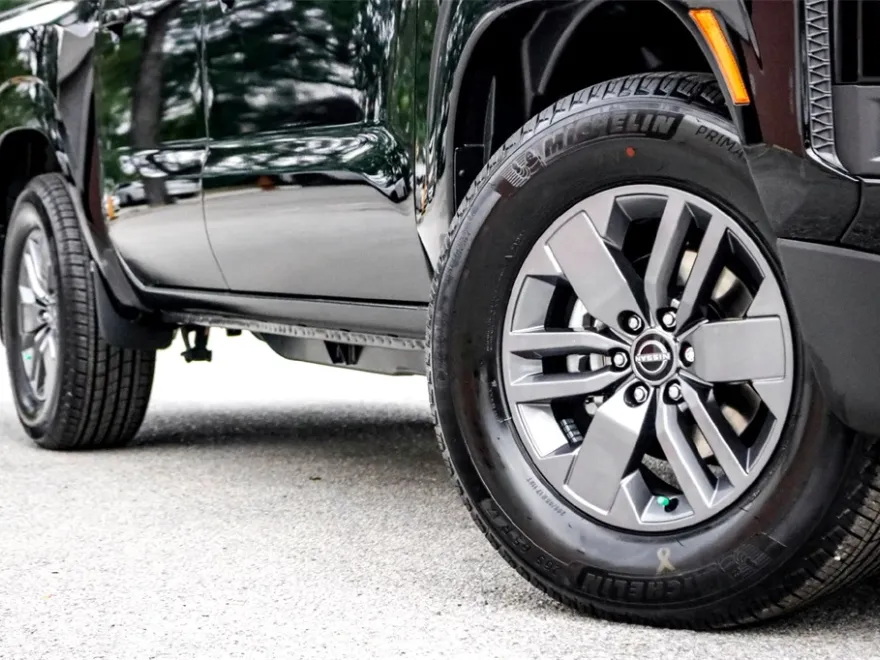 2025 Nissan Frontier SV photo 1