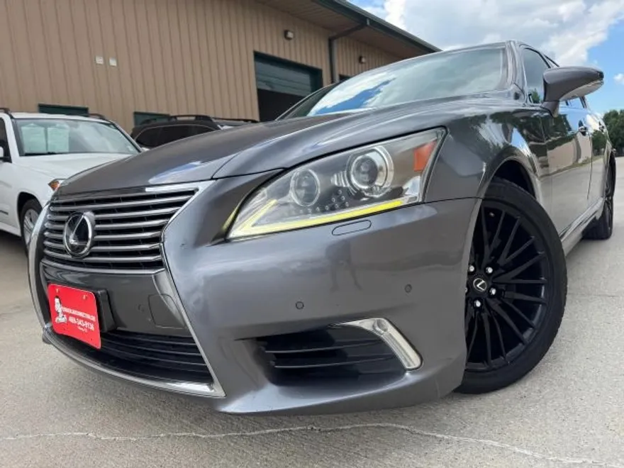 2013 Lexus LS 460 photo 1