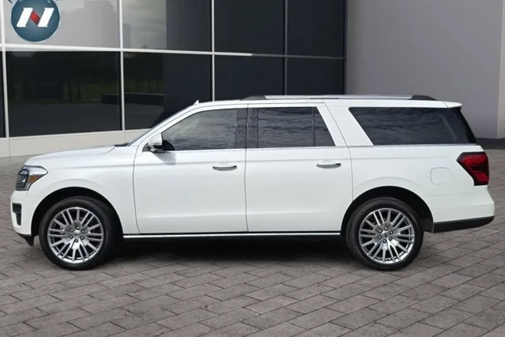 2022 Ford Expedition MAX Limited photo 1