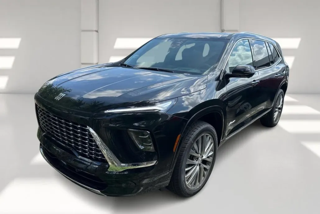 2025 Buick Enclave Avenir photo 1