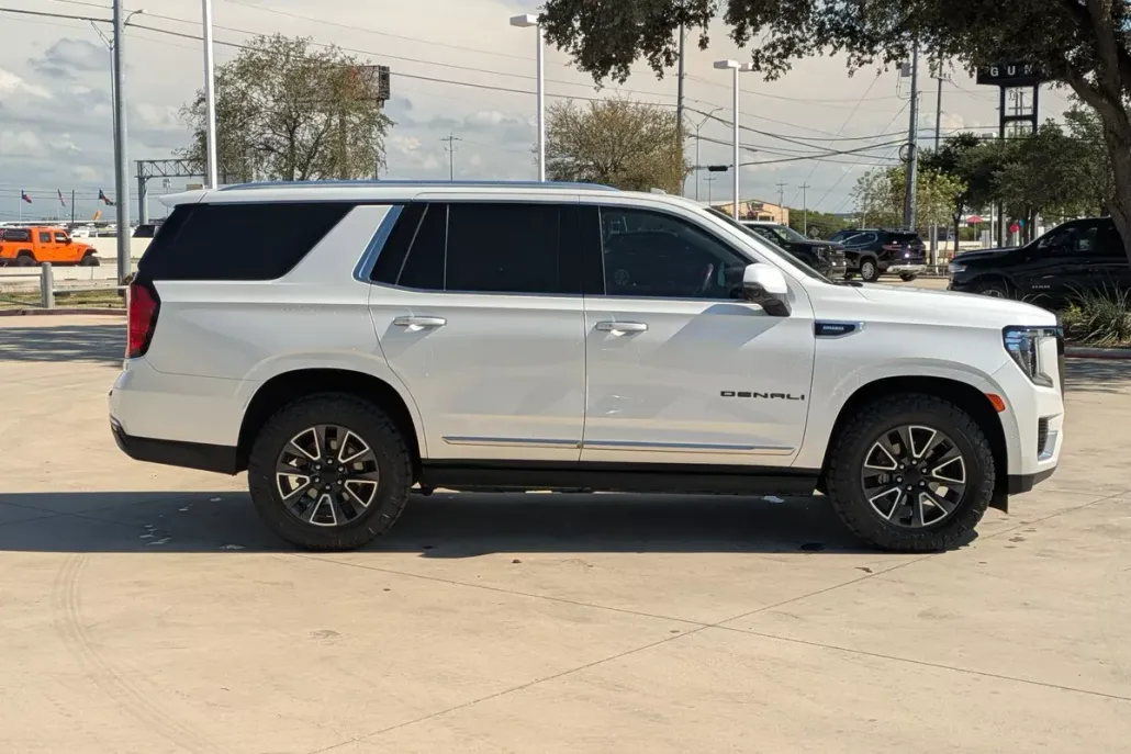 2022 Gmc Yukon Denali photo 1