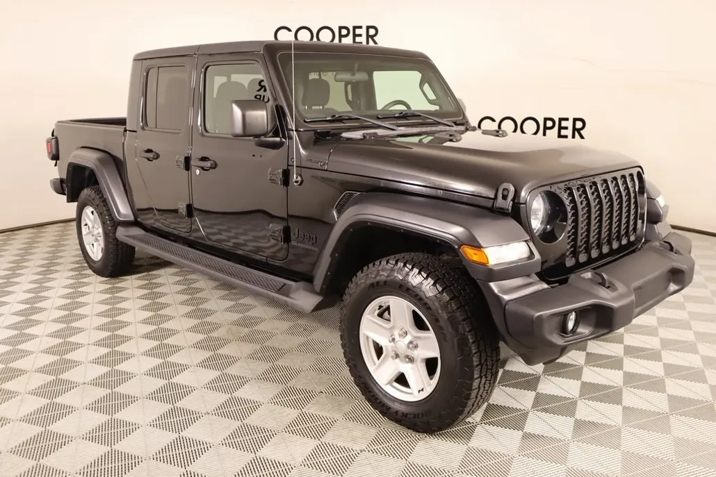 2020 Jeep Gladiator Sport photo 1