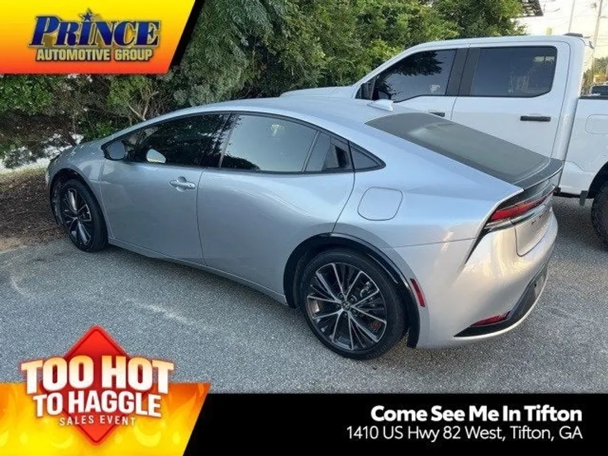 2023 Toyota Prius XLE photo 1