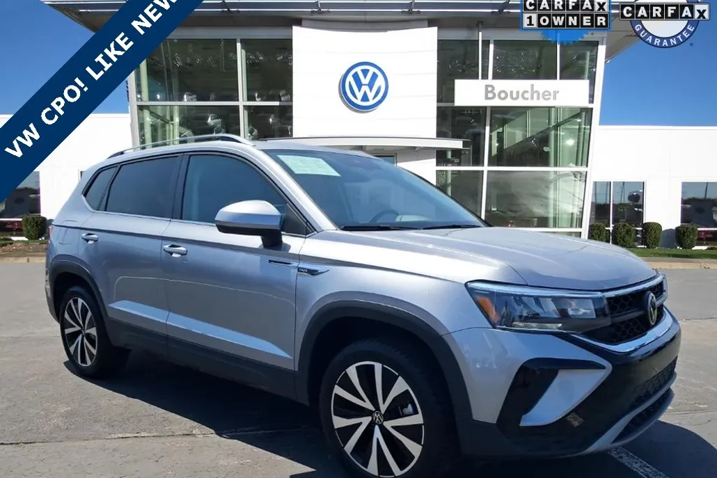 2024 Volkswagen Taos SE photo 1