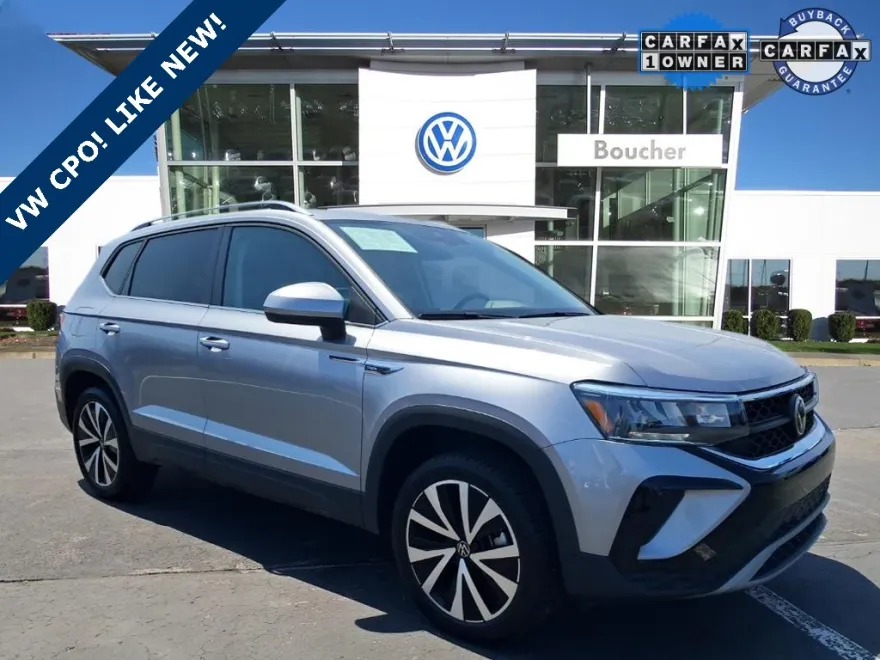 2024 Volkswagen Taos SE photo 1