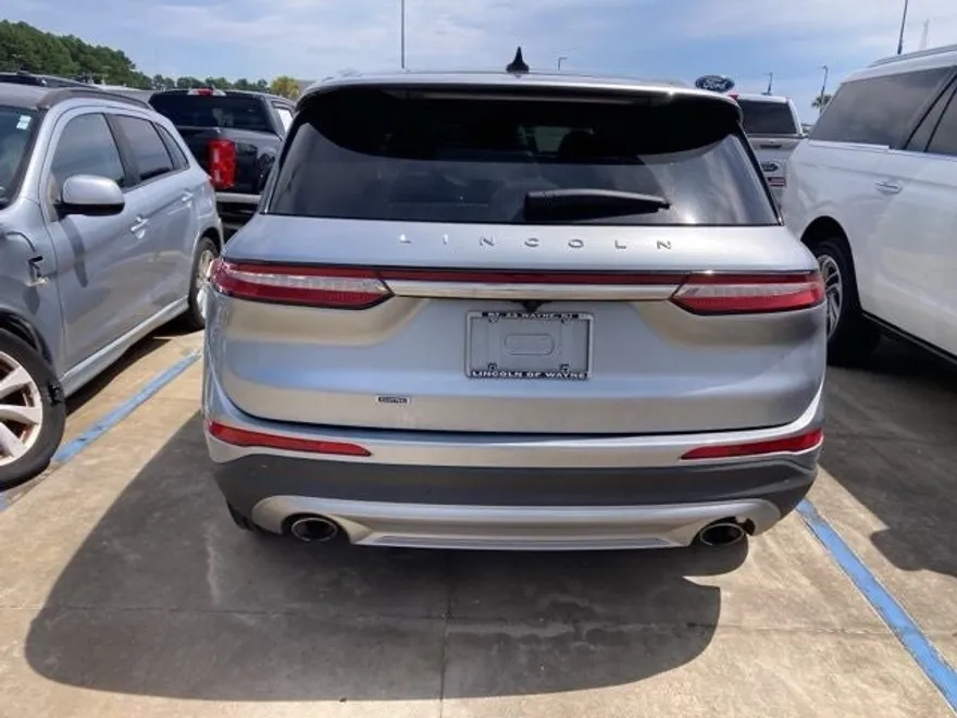2021 Lincoln Corsair Standard photo 1