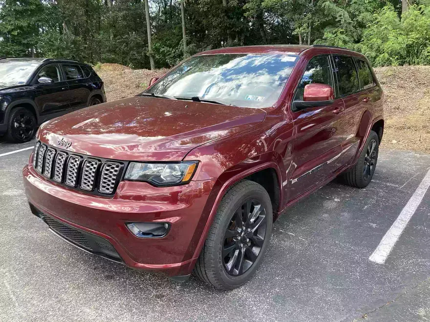 2018 Jeep Grand Cherokee Laredo photo 1
