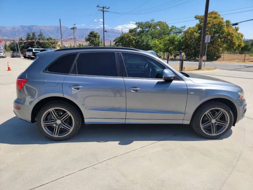 2012 Audi Q5 Prestige photo 1