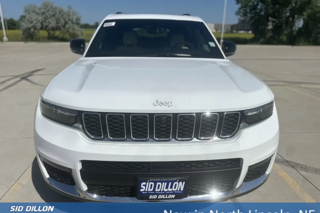 2025 Jeep Grand Cherokee Limited photo 1