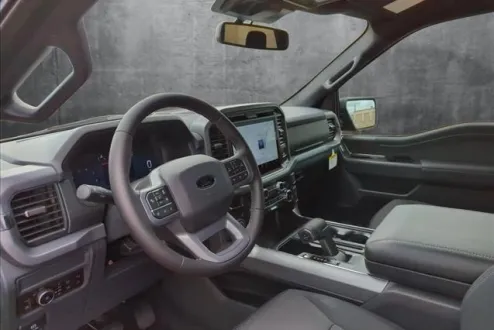 2025 Ford F-150 XLT photo 3