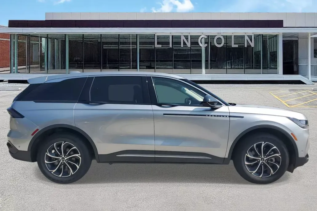 2024 Lincoln Nautilus Premiere photo 1