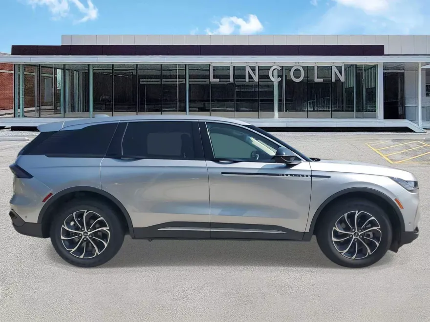 2024 Lincoln Nautilus Premiere photo 1
