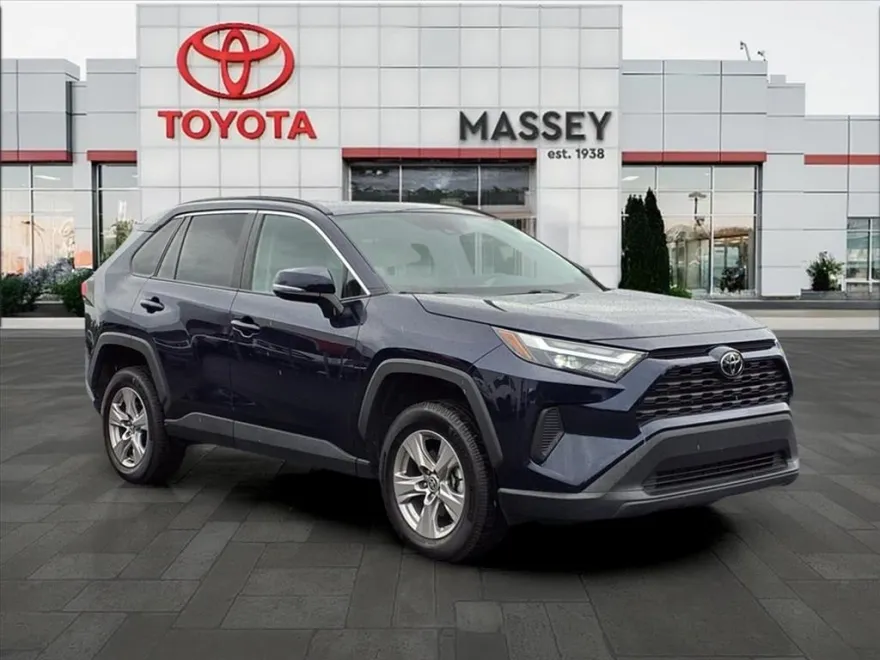 2023 Toyota RAV4 XLE photo 1