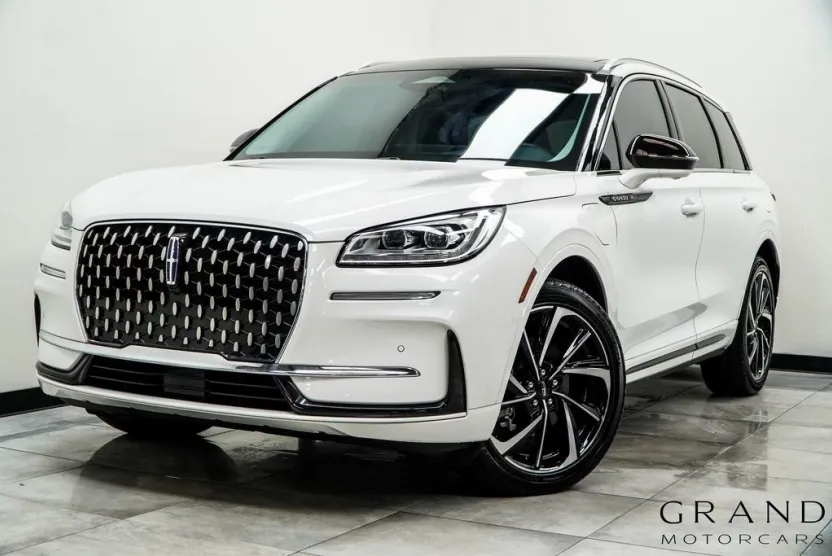 2024 Lincoln Corsair Grand Touring photo 1