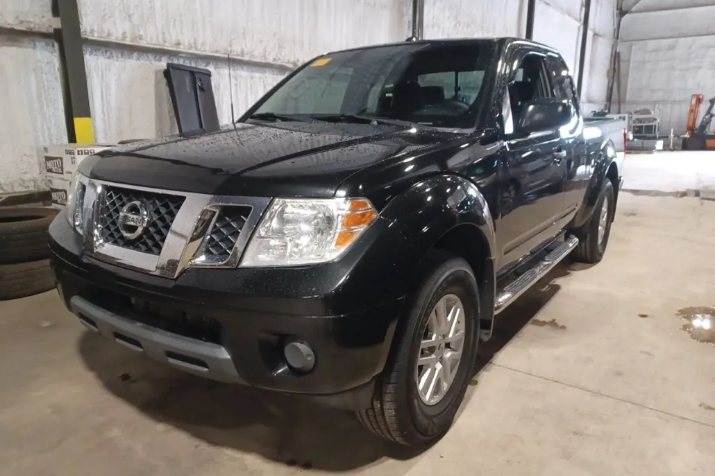 2017 Nissan Frontier SV photo 1