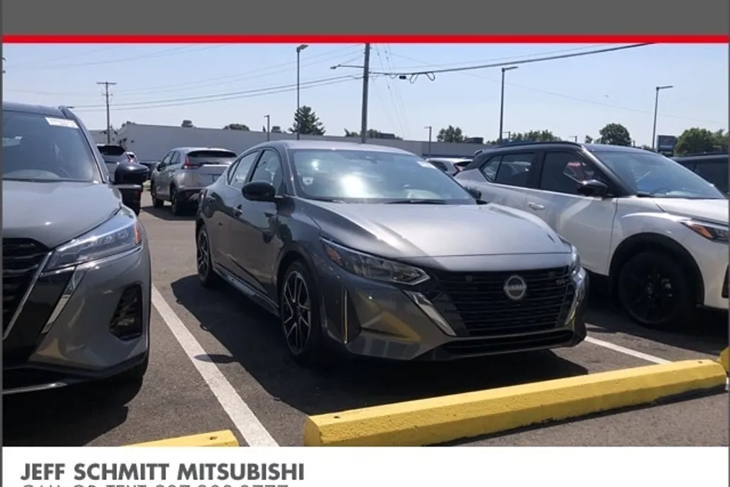 2024 Nissan Sentra SR photo 1