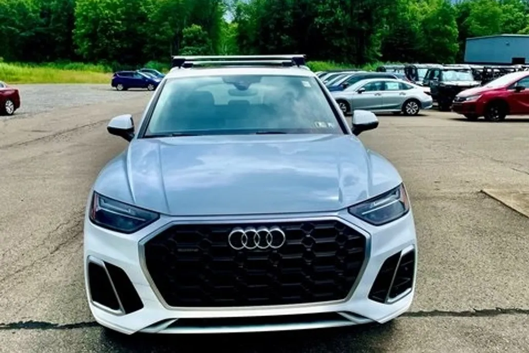 2022 Audi Q5 45 S line Premium photo 1