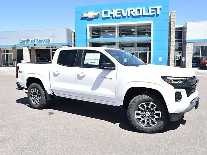 2025 Chevrolet Colorado Z71 photo 1