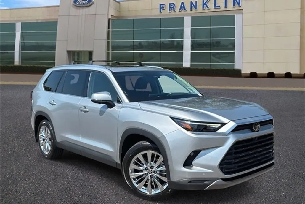 2024 Toyota Grand Highlander Platinum photo 1