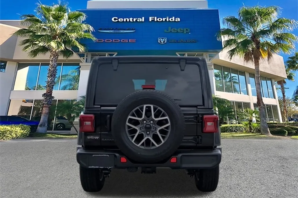2025 Jeep Wrangler Sahara photo 1