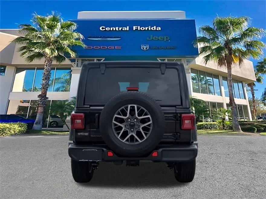 2025 Jeep Wrangler Sahara photo 1
