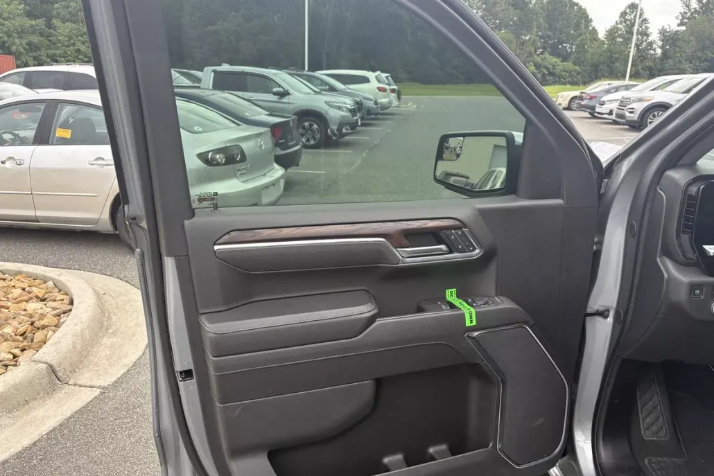 2025 Gmc Sierra 1500 SLT photo 1