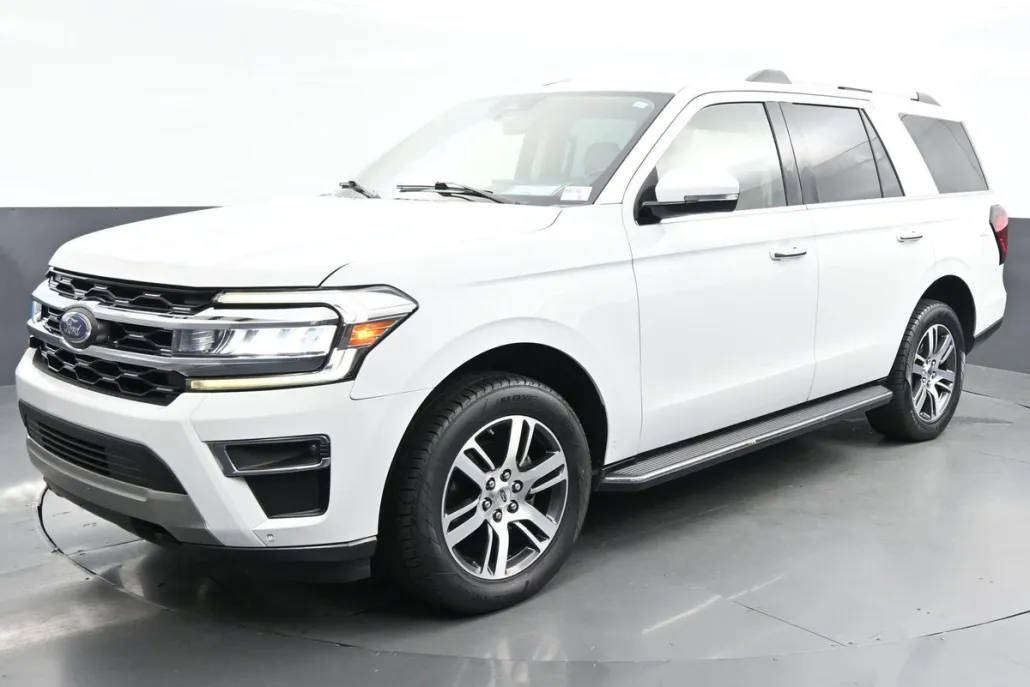 2022 Ford Expedition Limited photo 1