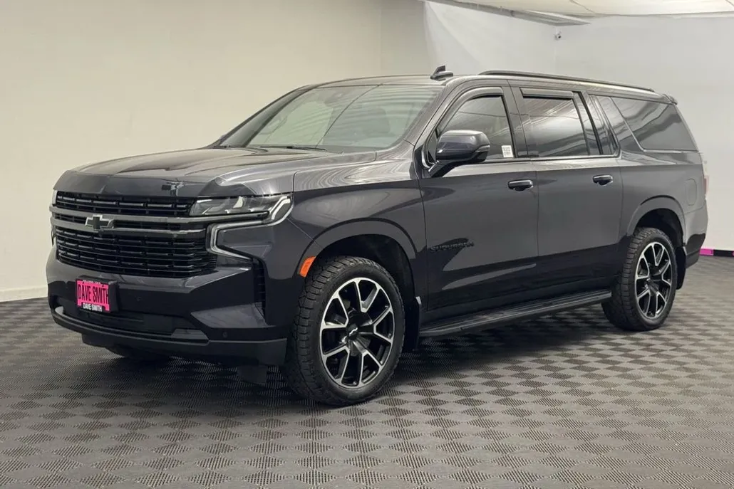 2022 Chevrolet Suburban 1500 RST photo 1