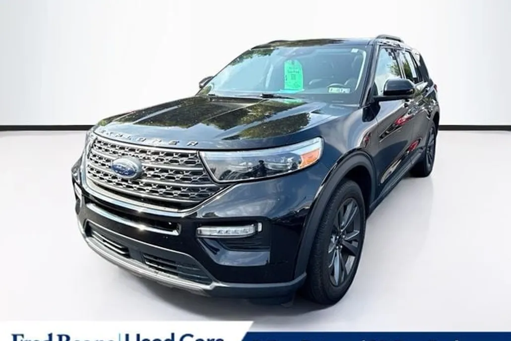 2022 Ford Explorer XLT photo 1