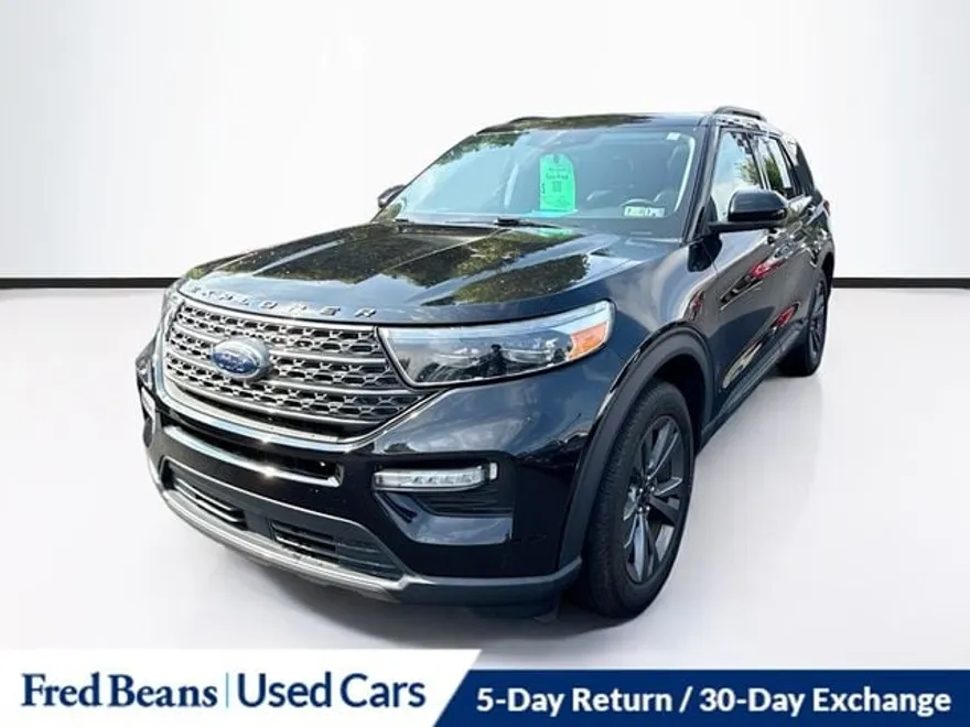 2022 Ford Explorer XLT photo 1