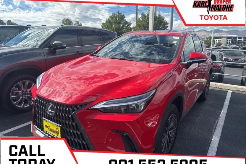 2022 Lexus NX 350h photo 1