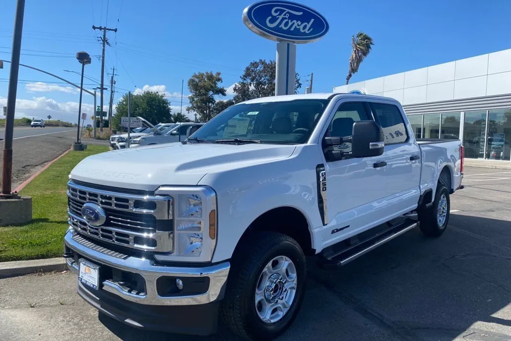 2025 Ford F-250 photo 1