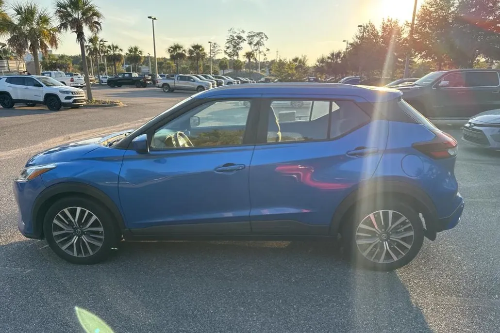 2021 Nissan Kicks SV photo 1