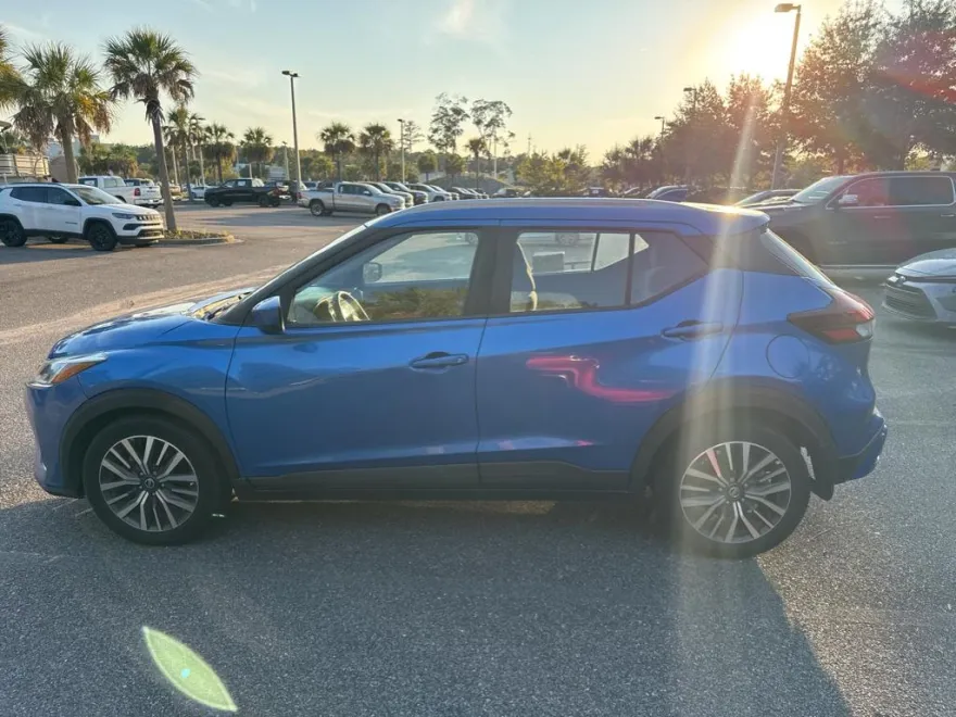2021 Nissan Kicks SV photo 1