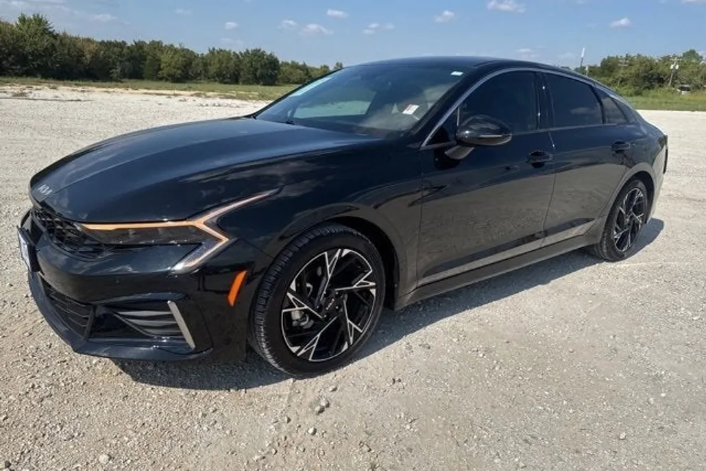 2025 Kia K5 GT-Line photo 1