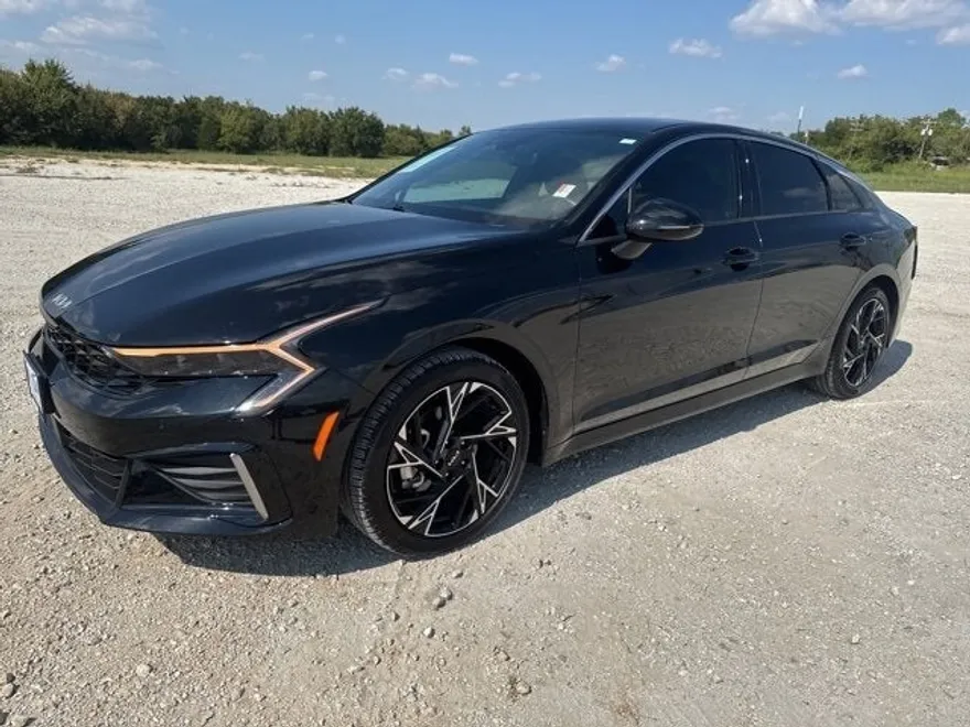 2025 Kia K5 GT-Line photo 1