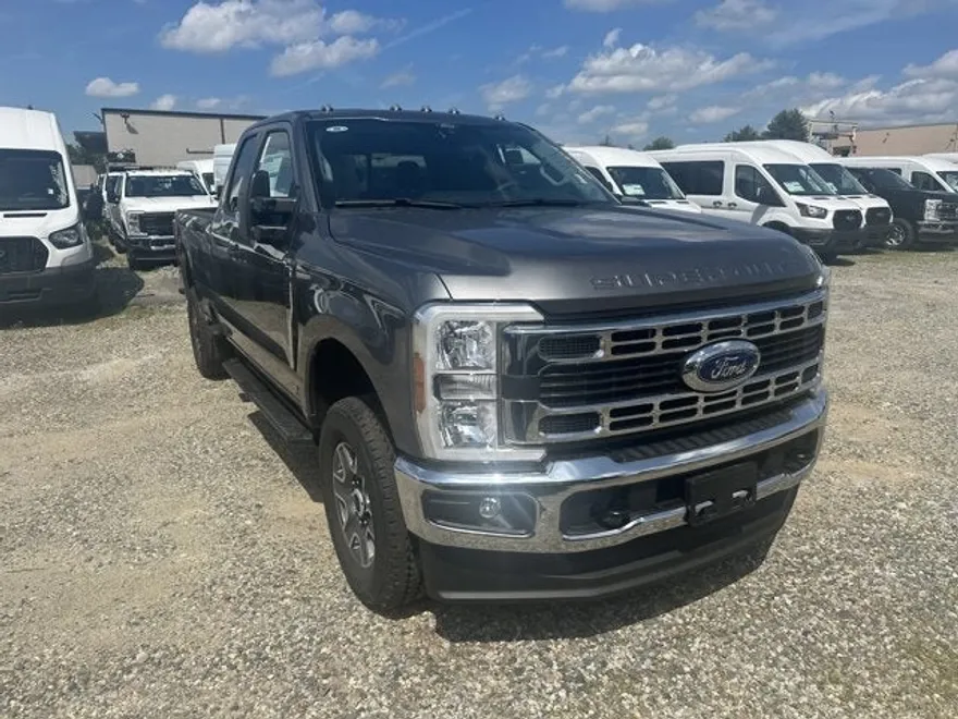 2025 Ford F-350 XLT photo 1