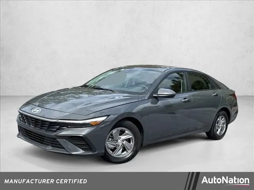 2024 Hyundai Elantra SE photo 1
