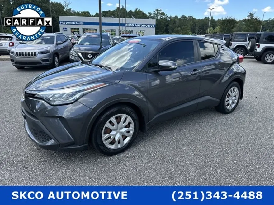 2020 Toyota C-HR LE photo 1